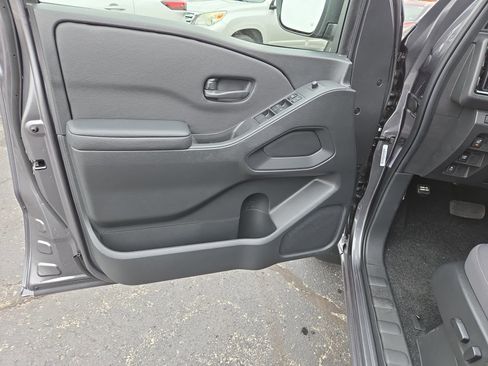 New 2026 Nissan Frontier SV w/ SV Convenience Package AWD/4WD image 11