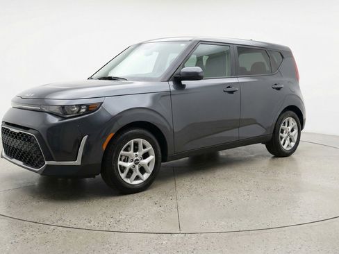 Used 2025 Kia Soul LX w/ LX Technology Package FWD image 3