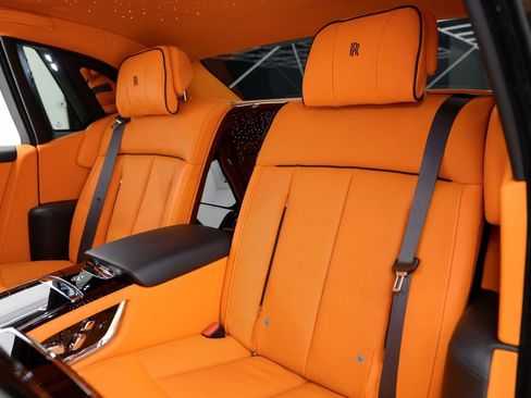 Used 2024 Rolls-Royce Phantom Sedan w/ The Phantom Package RWD image 51
