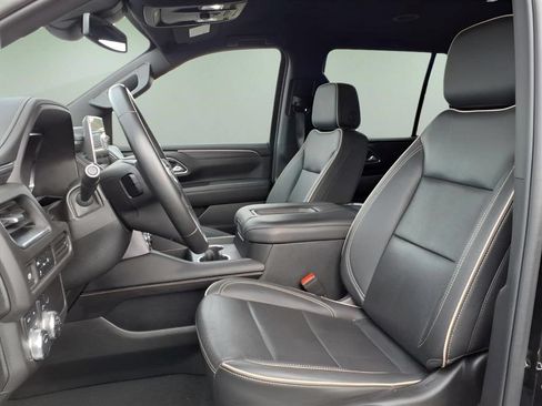 Used 2024 GMC Yukon SLT AWD/4WD image 4