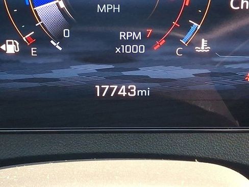 Used 2024 Chevrolet Traverse Z71 AWD/4WD image 26