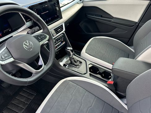 New 2025 Volkswagen Taos SE image 8