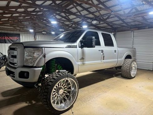 Used 2014 Ford F250 Platinum w/ FX4 Off-Road Package image 3