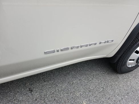 New 2026 GMC Sierra 3500 SLE w/ SLE Value Package image 7