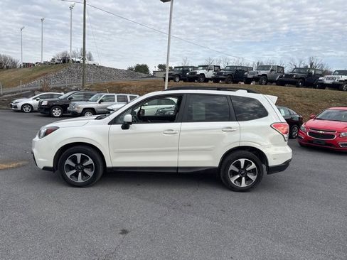 Used 2018 Subaru Forester 2.5i Premium w/ All-Weather Package image 5