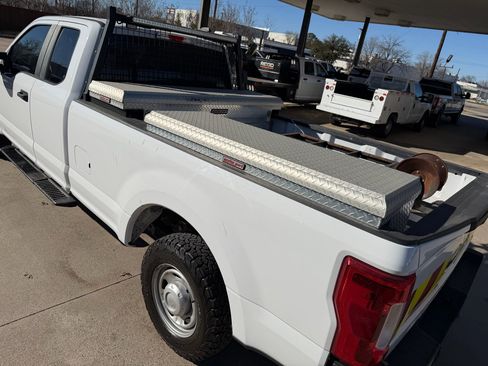 Used 2019 Ford F250 XL w/ Power Equipment Group image 11