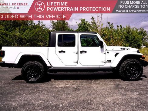 Used 2023 Jeep Gladiator Willys image 6