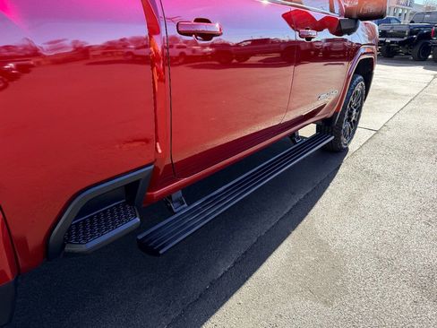 Used 2024 GMC Sierra 2500 AT4 w/ AT4 Premium Plus Package image 14