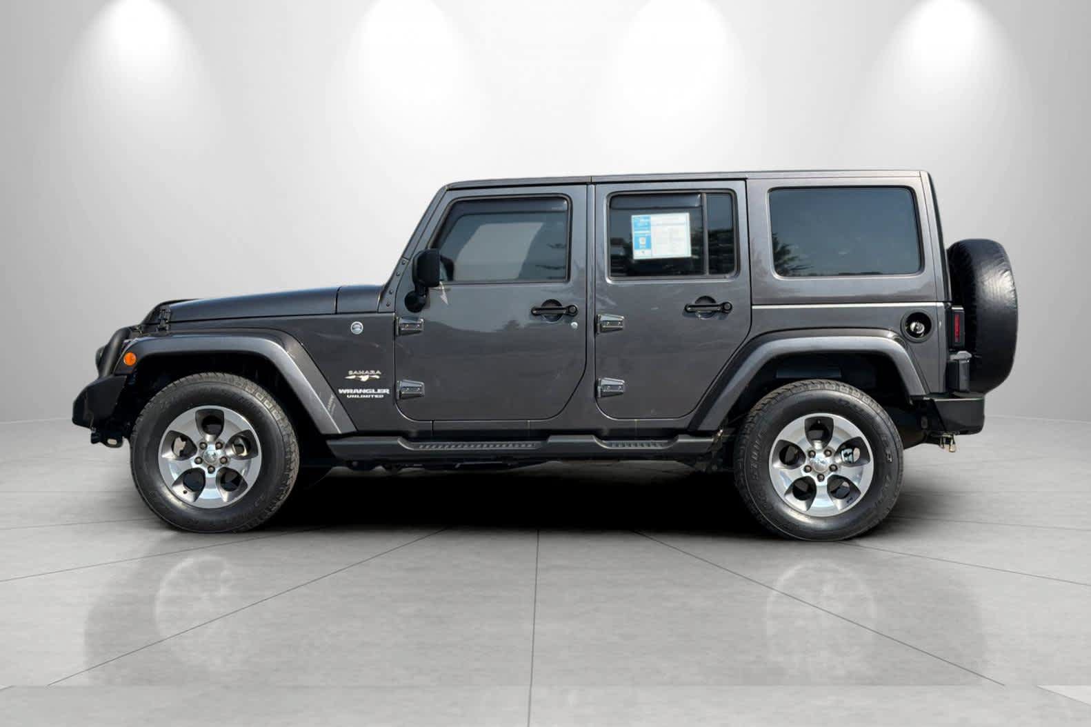 Used 2016 Jeep Wrangler Unlimited Sahara AWD/4WD image 5