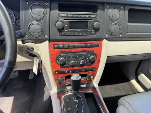 Used 2007 Jeep Commander Limited w/ Trailer Tow Group IV AWD/4WD image 11