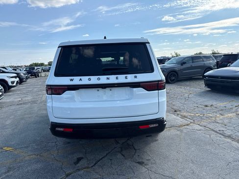 Used 2025 Jeep Wagoneer L Series II w/ Premium Group I AWD/4WD image 7