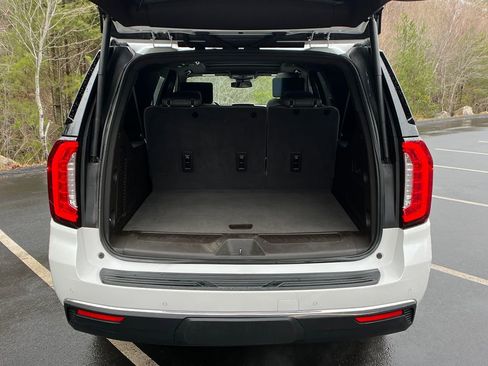 Used 2023 GMC Yukon XL SLT w/ SLT Premium Package AWD/4WD image 26