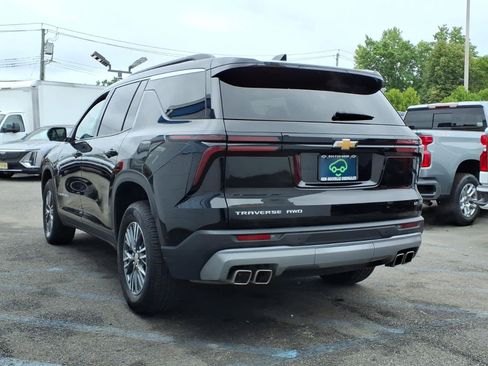 Used 2024 Chevrolet Traverse LT AWD/4WD image 4