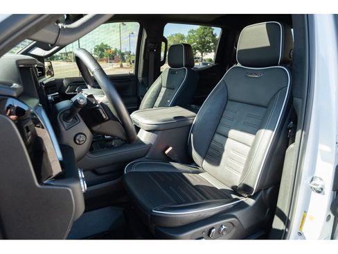 Used 2024 GMC Sierra 1500 AT4X AWD/4WD image 12