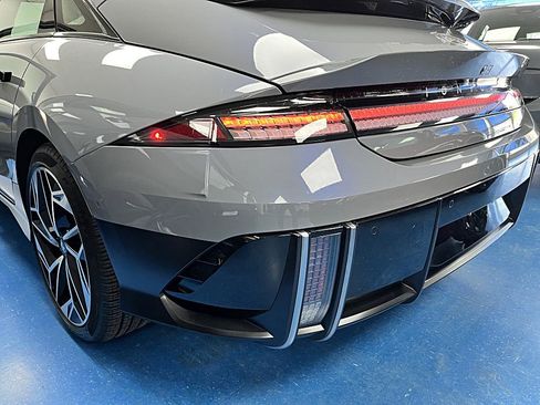 Used 2025 Hyundai Ioniq 6 Limited image 31