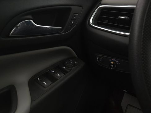 Used 2020 Chevrolet Equinox LS w/ LS Convenience Package image 26