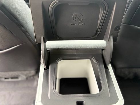 New 2026 Toyota Sienna Platinum image 18