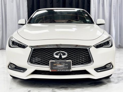 Used 2018 INFINITI Q60 Red Sport 400 w/ Sensory Package 3.0T Sport image 2