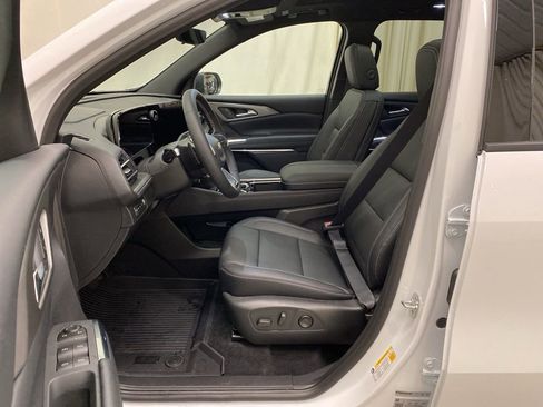 New 2026 Chevrolet Traverse LT w/ Sun and Wheel Package image 14