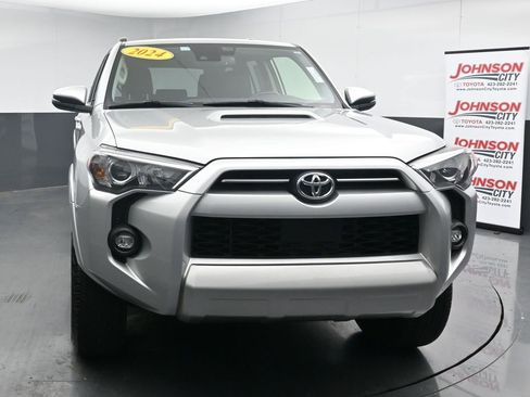 Used 2024 Toyota 4Runner TRD Off-Road Premium AWD/4WD image 3