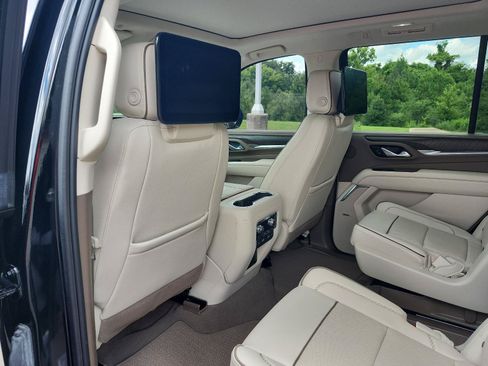 Used 2024 GMC Yukon Denali AWD/4WD image 13