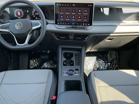 New 2025 Volkswagen Tiguan SE image 11