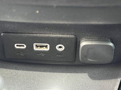 Used 2023 Chevrolet Malibu LT image 31