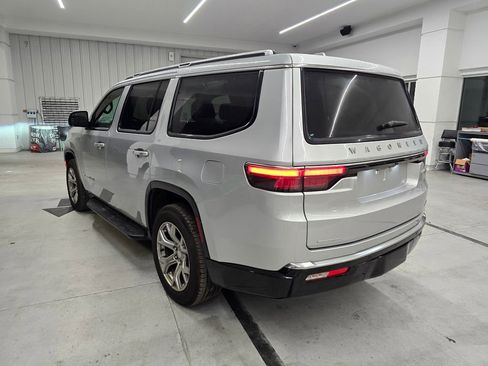 Certified 2022 Jeep Wagoneer Series II AWD/4WD image 4