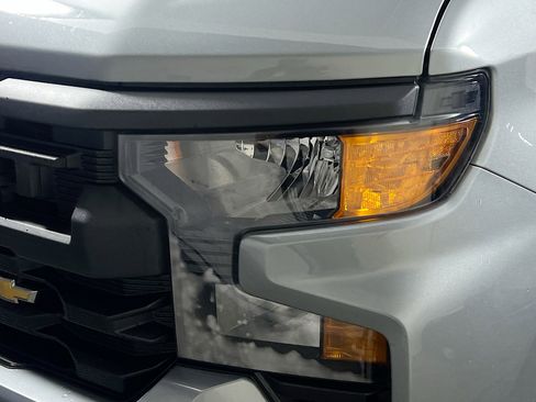 Used 2023 Chevrolet Silverado 1500 Custom image 11