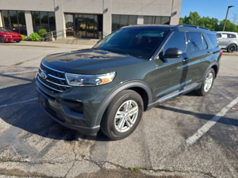 Used 2022 Ford Explorer XLT RWD image 1