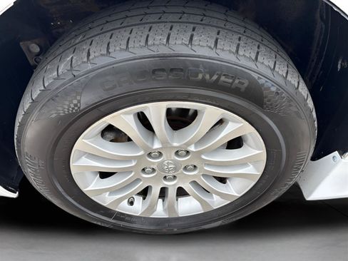 Used 2011 Toyota Sienna XLE w/ Premium Pkg FWD image 27