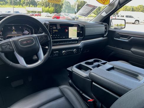 Used 2025 GMC Sierra 1500 SLT AWD/4WD image 2