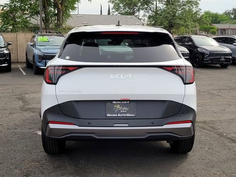 New 2026 Kia Sportage LX image 5