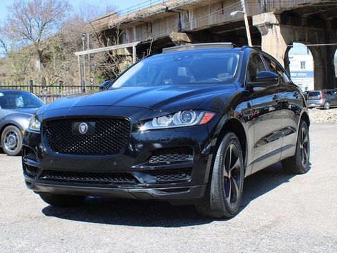 Used 2019 Jaguar F-PACE Premium AWD/4WD image 3