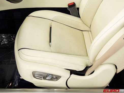 Used 2017 Rolls-Royce Dawn RWD image 42