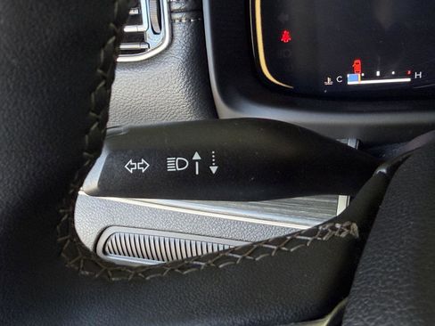 Used 2024 Jeep Wagoneer Series II w/ Flexible Seating Group image 20