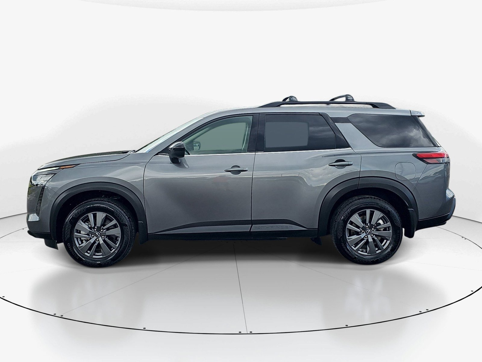Used 2026 Nissan Pathfinder SV FWD image 7