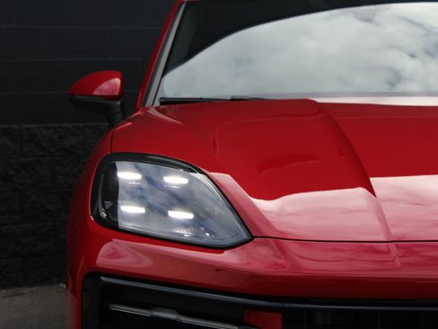 Certified 2024 Porsche Cayenne image 13