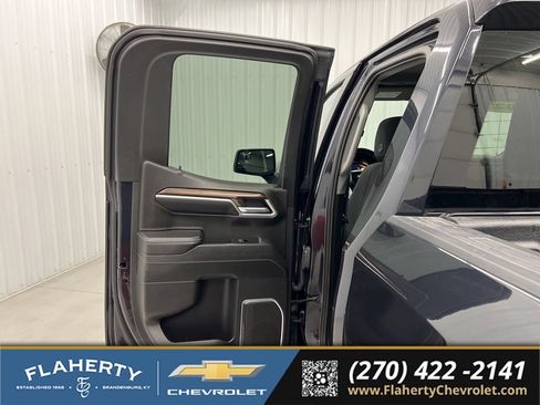 Used 2023 Chevrolet Silverado 1500 LT AWD/4WD image 10