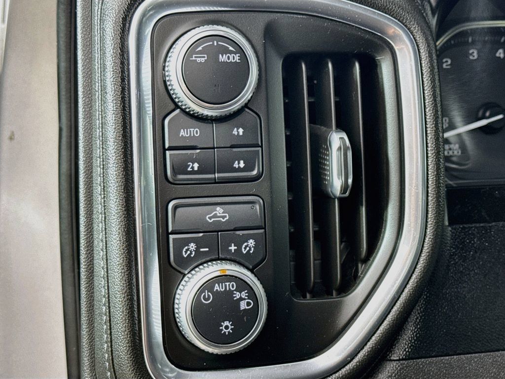 Used 2020 GMC Sierra 1500 SLE w/ SLE Value Package AWD/4WD image 11