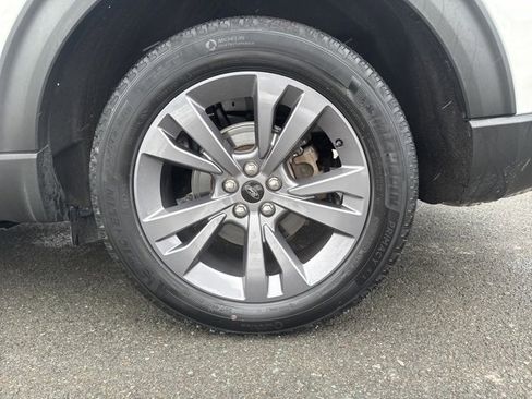 Used 2021 Ford Explorer XLT w/ Equipment Group 202A image 10