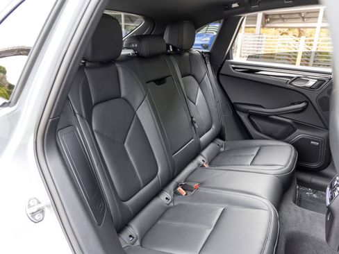 Certified 2026 Porsche Macan AWD/4WD image 59