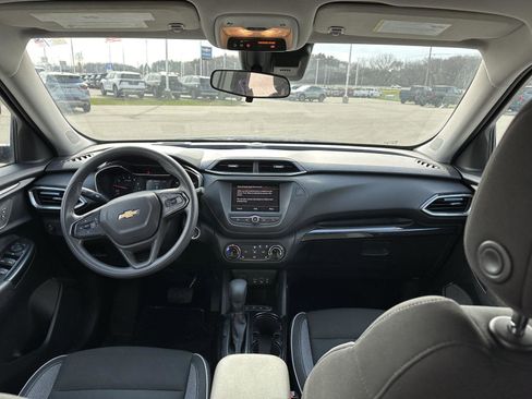 Used 2022 Chevrolet TrailBlazer LT AWD/4WD image 16