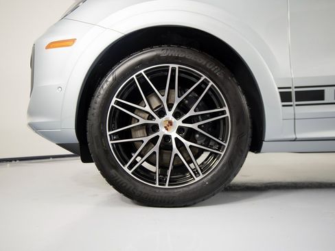 New 2026 Porsche Cayenne Coupe image 13