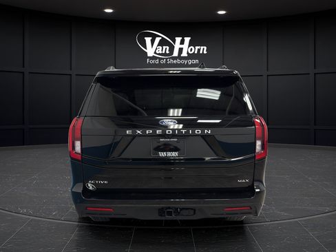 Used 2025 Ford Expedition Max Active AWD/4WD image 6