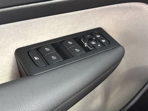 New 2026 Volvo XC40 B5 Plus w/ Protection Package Premier image 16