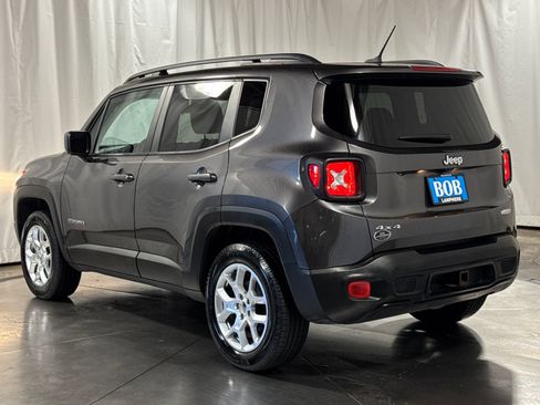 Used 2017 Jeep Renegade Latitude w/ Trailer Tow Group AWD/4WD image 9
