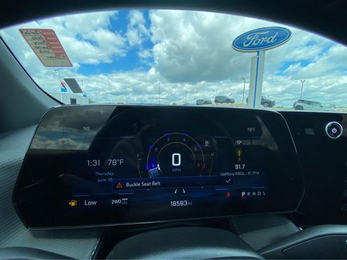 Used 2026 Chevrolet Equinox LT AWD/4WD image 21