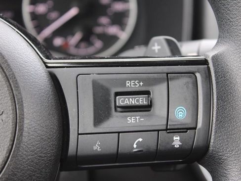 Used 2023 Nissan Rogue SV image 30