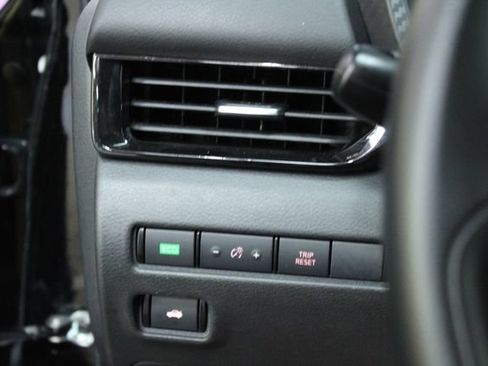 Used 2024 Nissan Sentra SV FWD image 15